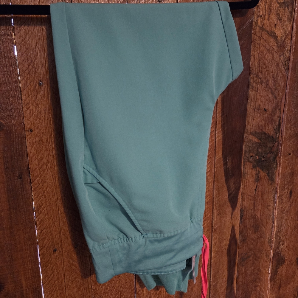 Figs Women's Surgical Green Joggers Scrub Pants